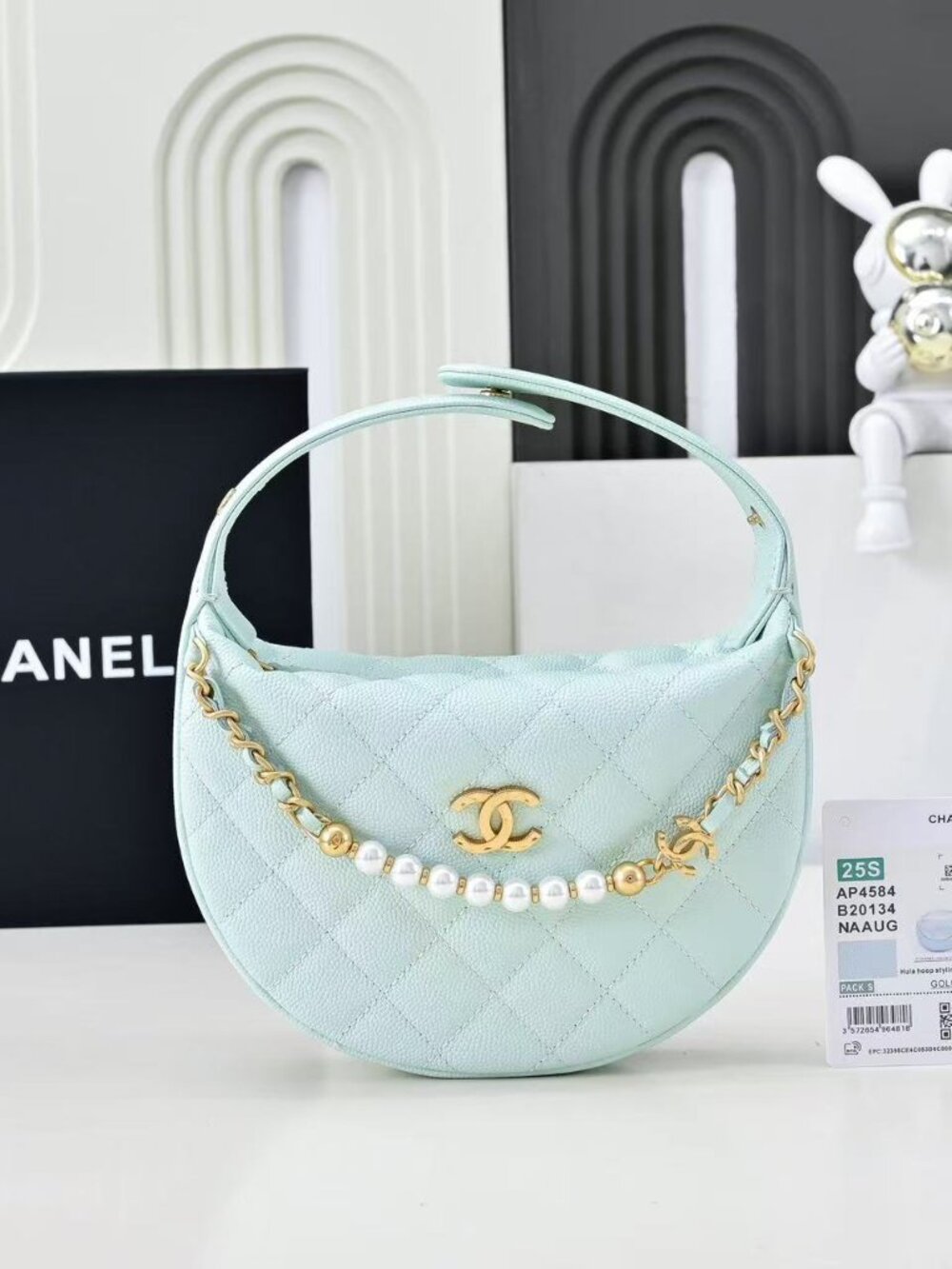 Classic CHANEL   bag: A Stylish and Versatile Choice for Elegance